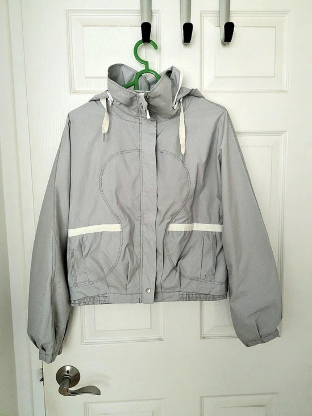 Lululemon Gray White Pinstripe Devi Cropped Bomber Jacket Size 6
